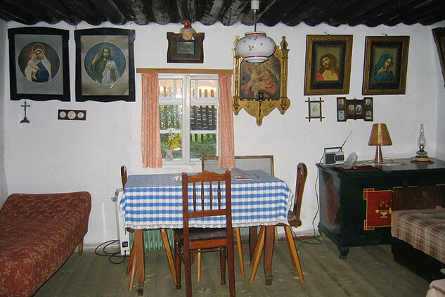 Strašín, světnice před obnovou