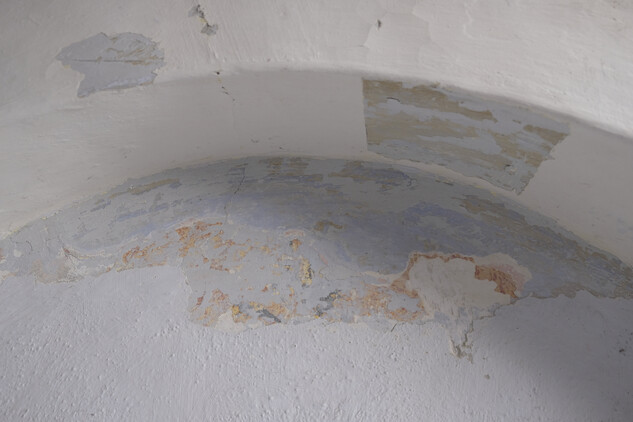 Kaple ve Stříteži, detail odkryté výmalby v severní nice